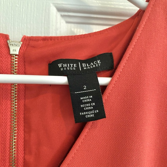 White House Black Market Women's Size 2  Fitted V Neck Dress W/Back Zip Up - Picture 3 of 4